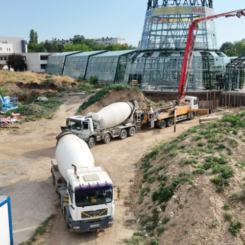 președintele consiliului județean gaiați promite că va tăia o panglică în fiecare săptămână până în decembrie