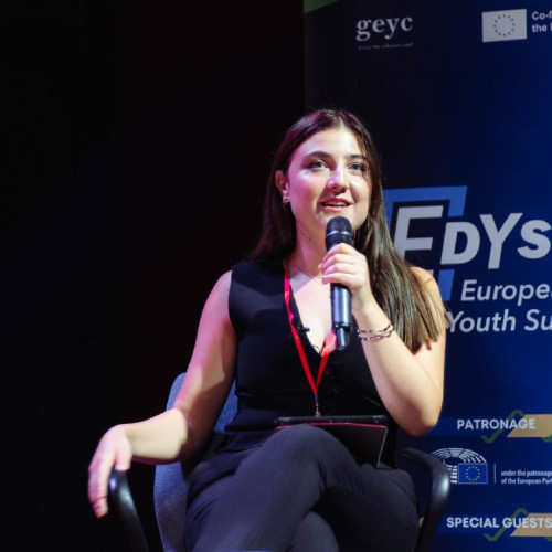 Andreea-Sabina Spatariu, tânără activă în domeniul civic și al drepturilor omului, își continuă parcursul remarcabil