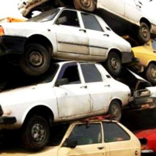 Programul „Rabla” se va relua în curând, cel mai probabil de la începutul lunii septembrie, anunță ministrul Mediului, Apelor și Pădurilor, Diana Buzoianu. Potrivit declarațiilor sale, bugetul pentru acest program va fi redus la 200 de milioane de lei, adică de trei ori mai mic față de suma propusă în luna iunie, când urma să înceapă inițial.