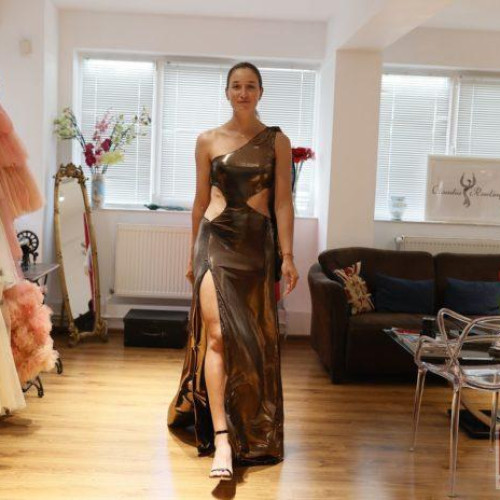 Simona Radis, campioană olimpică la canotaj, face pasul spre lumea modei la Bucharest Fashion Week