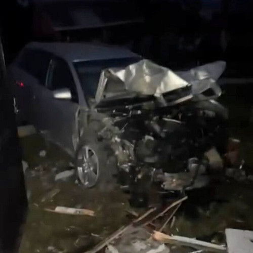 tânăr beat crita a intrat cu mașina în gardul unei case la Granicesti