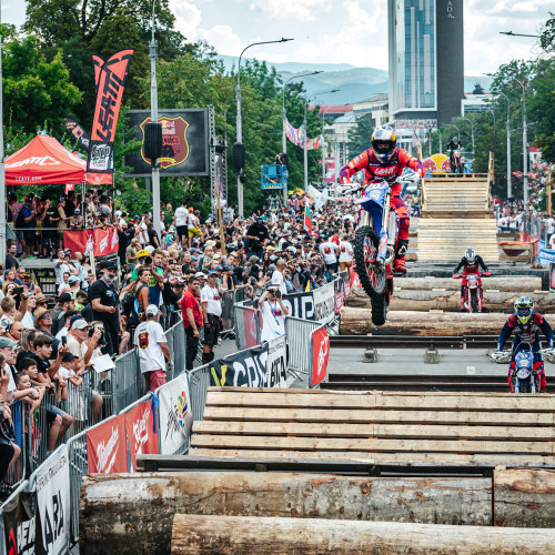 Red Bull Romaniacs, cea mai mare competiție de hard enduro din lume, are loc pentru al 22-lea an în Sibiu