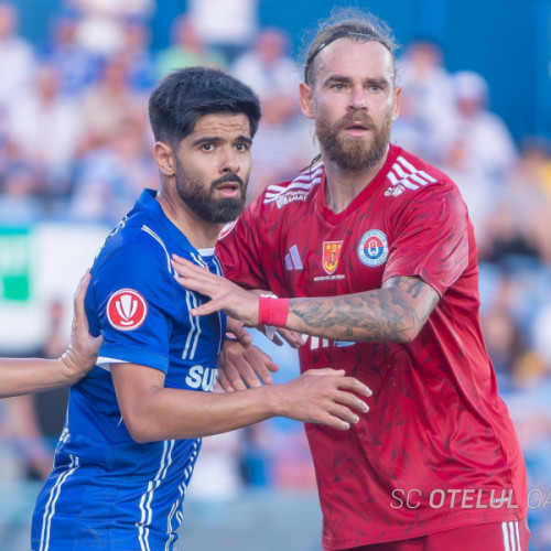 Nici o echipă din prima ligă de fotbal a României nu a reușit până acum să câștige ambele meciuri din startul sezonului. Campionatul Superligii demonstrează un debut foarte echilibrat, cu o singură echipă, FC Argeș, care a pierdut ambele partide, dar fără o echipă care să se impună în ambele jocuri. Potrivit site-ului viata-libera.ro, acest lucru este o raritate în fotbalul profesionist și indică un nivel ridicat de concurență în acest început de sezon.