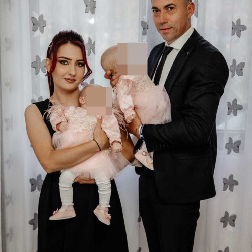 Mama de 24 de ani moare la scurt timp după naștere, lăsând trei copii orfani