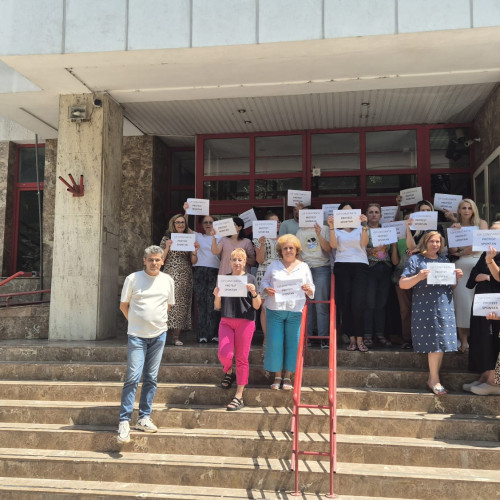 Discuții tensionate între sindicaliști și ministrul muncii privind condițiile de lucru din sistemul pensiilor