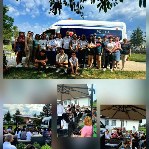 tineri din sistemul de protecție socială din Dâmbovița, învățând despre riscuri și siguranță în cadrul unei întâlniri cu oamenii legii