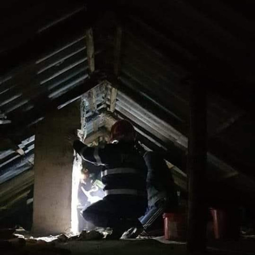 Incendiu la o casă din Săveni, stins după trei ore de intervenție