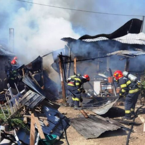incendiu la Faraoanele: două case afectate și o femeie răpusă de stres