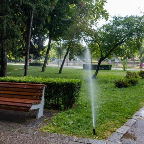 o bancă veche de pe strada streiului, un simbol al cartierului aurel Vlaicu