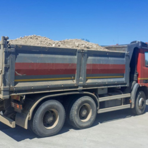 Consiliul Județean Bihor a aplicat 11 sancțiuni contravenționale pentru nerespectarea regulilor de transport în prima jumătate a anului, în valoare totală de 146.000 de lei, potrivit crisana.ro. Controalele au fost realizate cu ajutorul echipelor mixte, în colaborare cu Poliția Rutieră, Poliția Transporturi și Inspectoratul de Stat pentru Controlul în Transportul Rutier.