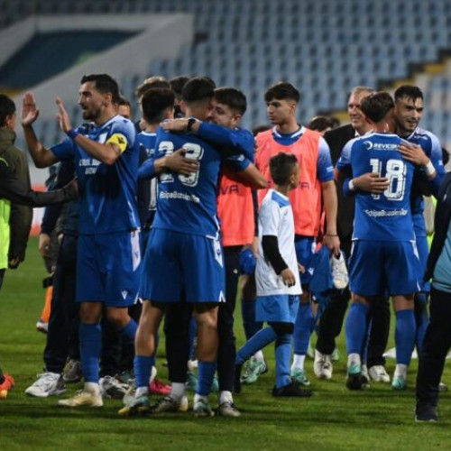 costurile pentru închirierea stadionului gloria și sprijinul local pentru metalul