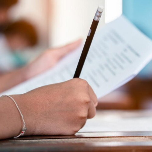 Rezultatele repartizării computerizate la liceu, pentru anul școlar 2025-2026, au fost afișate miercuri, 24 iulie. Potrivit site-ului admitere.edu.ro, în județul Iași, 4.777 de elevi de clasa a VIII-a au fost repartizați în licee. Din totalul de 4.919 elevi care au completat opțiuni pentru admitere, aproape 97,11% au fost alocați prin sistemul computerizat.