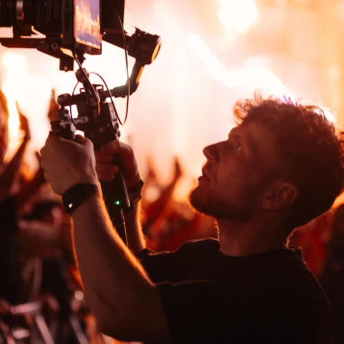 Andrei Mija, de la un cameraman curajos la un nume cunoscut în industria vizuală a festivalurilor
