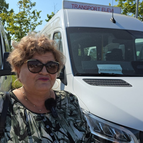 Primarul din Garliciu a primit un microbuz electric pentru transportul elevilor