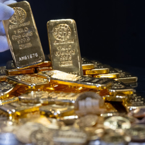 serbia planează să readucă acasă toată rezervele de aur, în valoare de aproximativ șase miliarde de dolari, pentru a întări securitatea acestor fonduri în perioada de criză. Declarația a fost făcută de Banca Națională a Serbiei și face ca Serbia să devină prima țară din Europa de Est care nu mai păstrează niciun lingou de aur în centre precum Elveția, Marea Britanie și SUA.