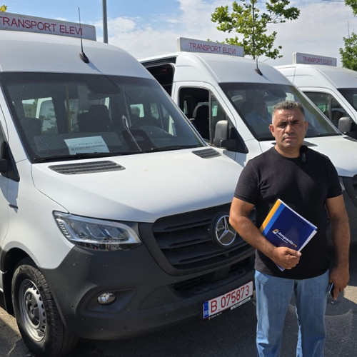 microbuz electric nou pentru elevii din poarta alba