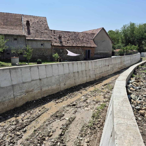 Progres semnificativ în lucrările de regularizare și consolidare a Văii Bucerdea din comuna Ighiu