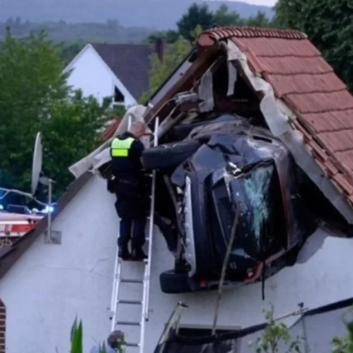 accident neașteptat în germania: mașina a lovit un copil pe trambulină