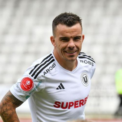 Dan Nistor, mijlocașul Universității Cluj, a recunoscut că echipa sa a avut o prestație modestă în meciul de la Erevan, în preliminariile UEFA Conference League. Jucătorul a declarat că jocul &quot;studentilor&quot; a fost slab, mesaje pe care le-a împărtășit și antrenorul Ioan Ovidiu Sabău. Potrivit lui Nistor, echipa a fost prea nervoasă și fricoasă, iar meteorologii, inclusiv vantul, au influențat jocul.