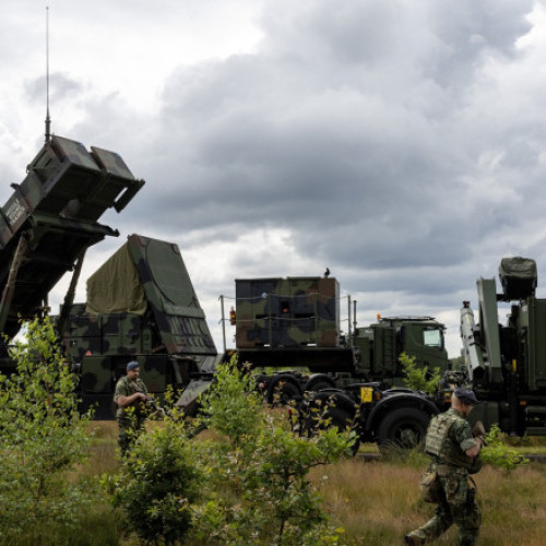 Statele Unite au garantat Poloniei un împrumut de patru miliarde de dolari pentru finanțarea apărării, anunță vineri Tammy Bruce, purtătoare de cuvânt a Departamentului de Stat din Washington. Potrivit Agerpres, acest credit le permite polonezilor, care sunt membri NATO, să investească în sisteme de apărare produse de americani.