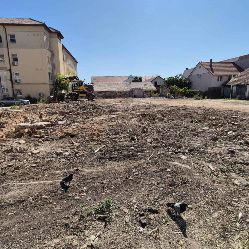 Primăria Alba Iulia va crea o parcare cu 40 de locuri în zona Tribunalului Alba