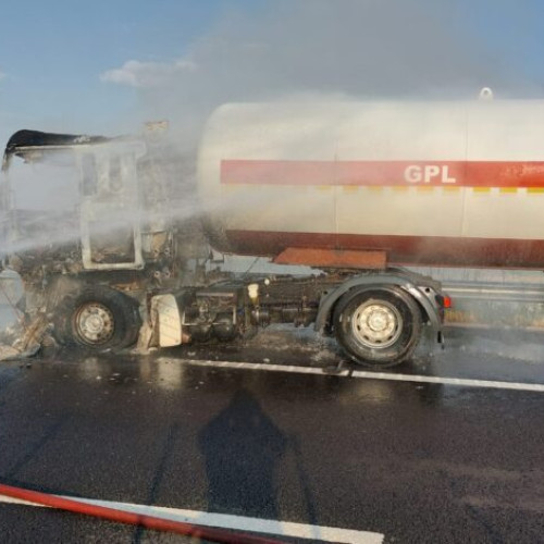 incendiu pe autostrada A7 în zona Cochirleanca