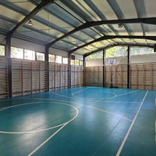 Primăria Botoșani a finalizat construirea unei noi săli de sport la școala gimnazială nr. 16 „Sfânta Maria”