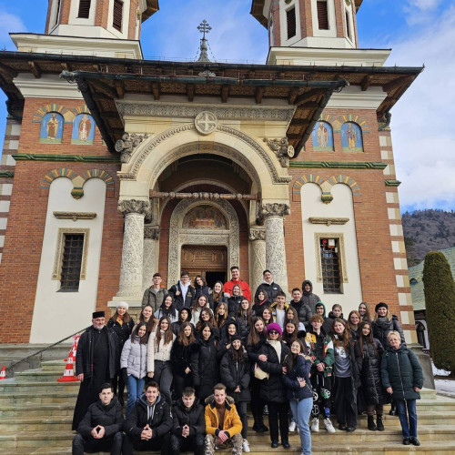 Elevii din Răcari sunt încurajați de administrația locală să obțină rezultate bune la învățătură