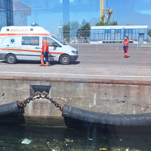 Echipajul de salvare maritimă a intervenit pentru un membru al echipajului aflat în pericol la portul Constanța