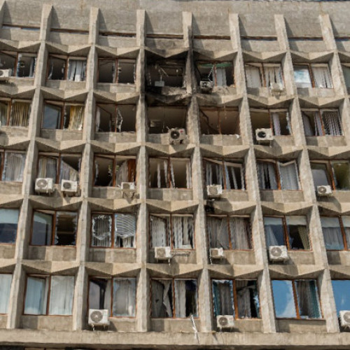 Atac cu dronă asupra unei clădiri din Sumy