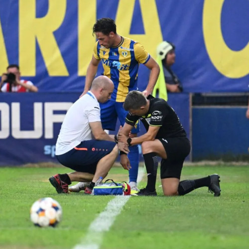 arbitrul asistent George Bogdan Duta, rănit în timpul meciului dintre Metaloglobus și Petrolul
