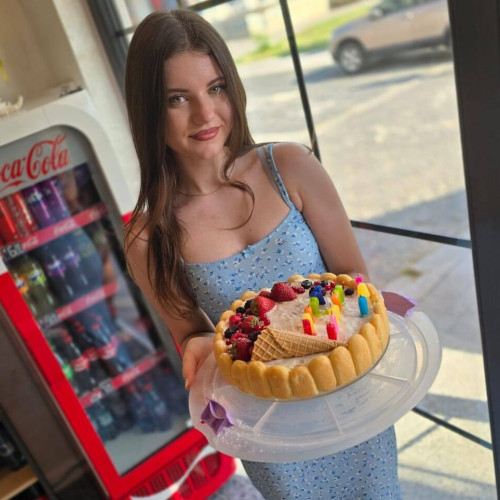 o fată de 20 de ani din comuna george enescu, un exemplu de generozitate și dedicare