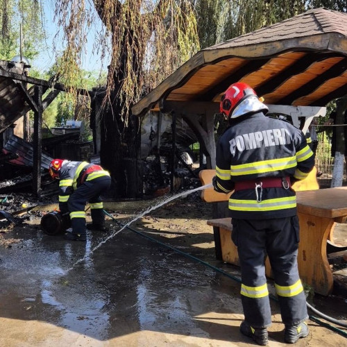 Incendiul din localitatea Daeni, județul Tulcea, a fost stins de pompieri