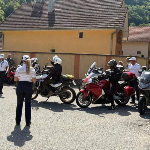 Politistii din Alba au organizat o campanie preventivă pe Transalpina