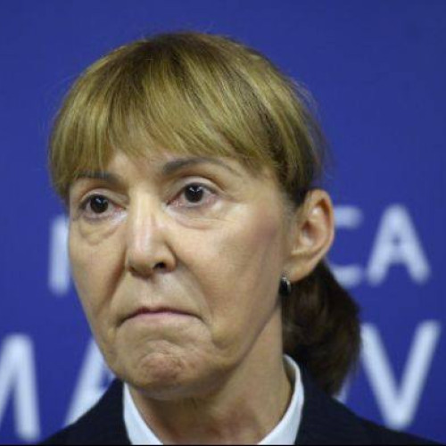 Monica Macovei vinovata pentru accidentul de la Mangalia: Acuzata de ucidere din culpă, fostul ministru al Justiţiei şi-a recunoscut astăzi vina în faţa instanţei. Victima accidentului cere daune de 500.000 de euro.