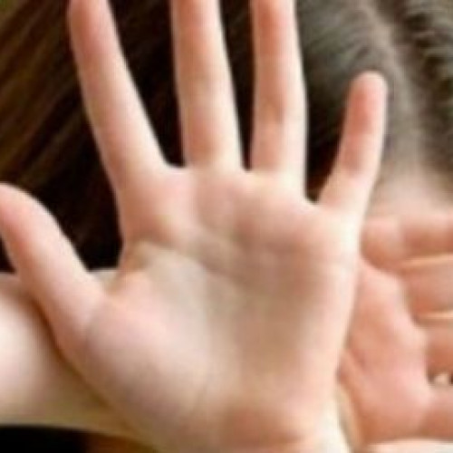 Bunic de 61 de ani din Dâmbovița, arestat pentru abuz asupra nepoatei