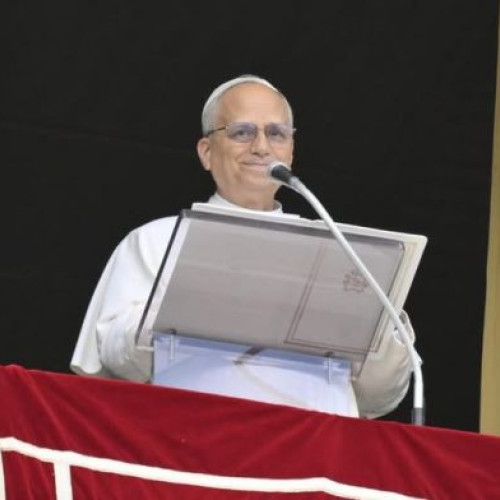 Papa Leon al XIV-lea a condus, duminică, 27 iulie, la Vatican, rugăciunea “Îngerul Domnului”, în cadrul unei ceremonii la care au participat mii de români și pelerini. Acest eveniment a avut loc după o meditație despre evanghelia Duminicii a XVII-a, care, potrivit ritului roman, proclama învățătura lui Isus despre rugăciunea „Tatăl Nostru”, rugăciunea ce unește creștinii din întreaga lume.