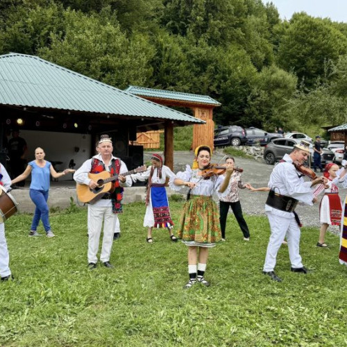 eveniment tradițional în inima naturii pe Valea Poienii