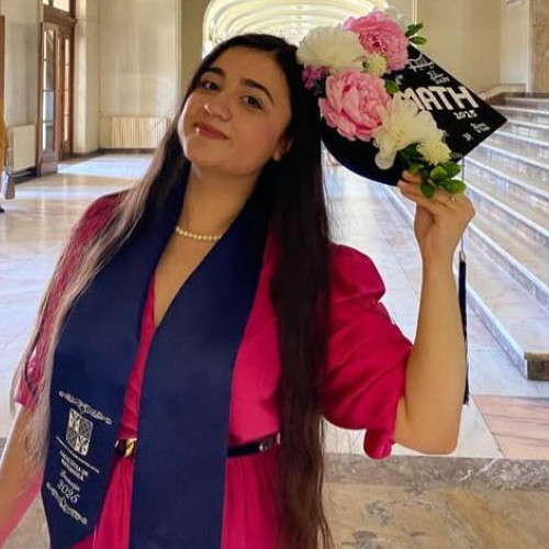 tânăra din Buzău, Maria Ichim, combină talentul artistic cu performanța academică