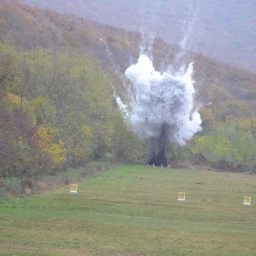 trageri și distrugeri cu materiale explozive în poligonul Micesti