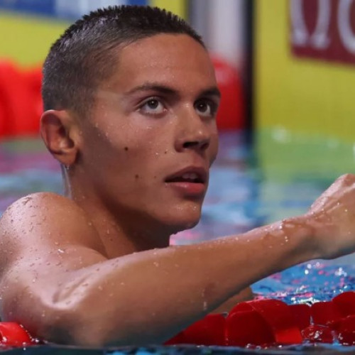 David Popovici s-a calificat în semifinalele Campionatului Mondial de Înot din Singapore