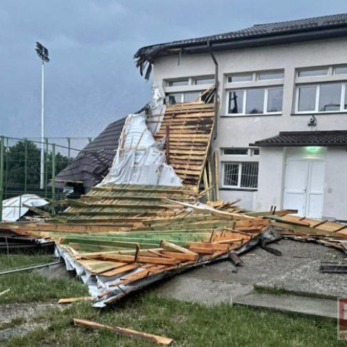 Furtună puternică în județul Botoșani: grindină, vijelii și inundații