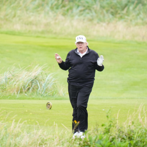 Trump: turbinele eoliene sunt o &quot;escrocherie&quot; ecologică și distrug peisajul rural