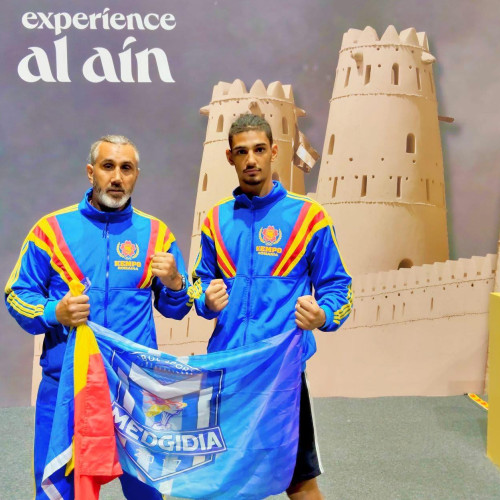 Eric Cringus, reprezentant al Clubului Sportiv Medgidia, a avut o evoluție remarcabilă în cadrul unei competiții naționale și internaționale de Kempo. Potrivit ziarului amprenta.ro, sportivul a avut o prestație excepțională și și-a depășit limitele în fața unor adversari extrem de tari din Ucraina și Irlanda. Deși nu a ajuns în ultima fază a campionatului pentru ocuparea locurilor de pe podium, participarea sa a fost considerată un pas important în cariera lui.