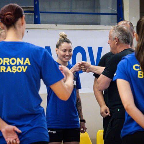 fetele de la csm corona brasov își continuă pregătirile pentru noul sezon