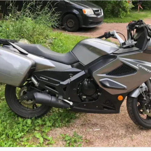 Tânăr de 18 ani din Botoșani, cercetat pentru conducere ilegală de motocicletă