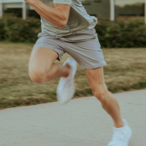 Cum să alegi pantalonii scurți potriviți pentru alergare vara