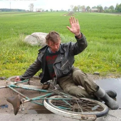 Biciclist cu alcoolemie ridicată, accidentat la Roman