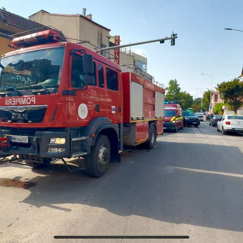 Incendiu la un centru comercial din localitate