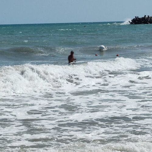 Bărbat salvat din apă la Constanța